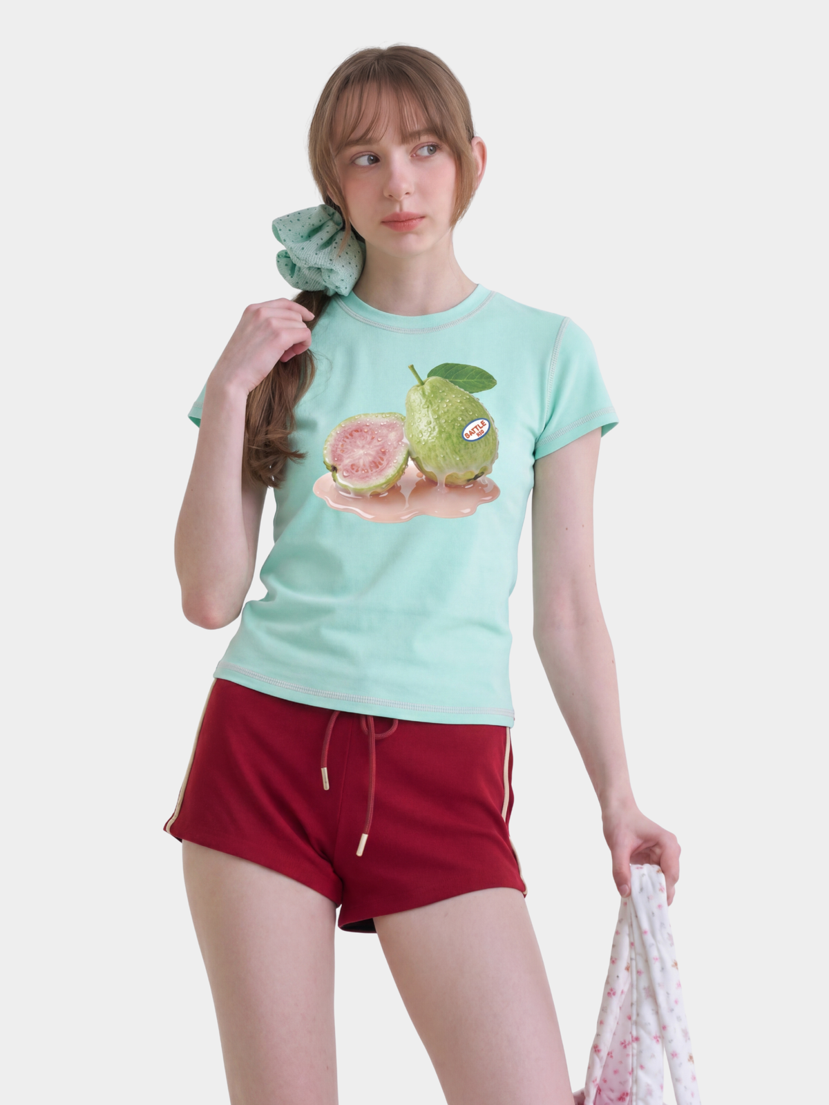 BerryPop – Kurzes T-Shirt für Damen mit Kontrastnähten und Dopamin-Print