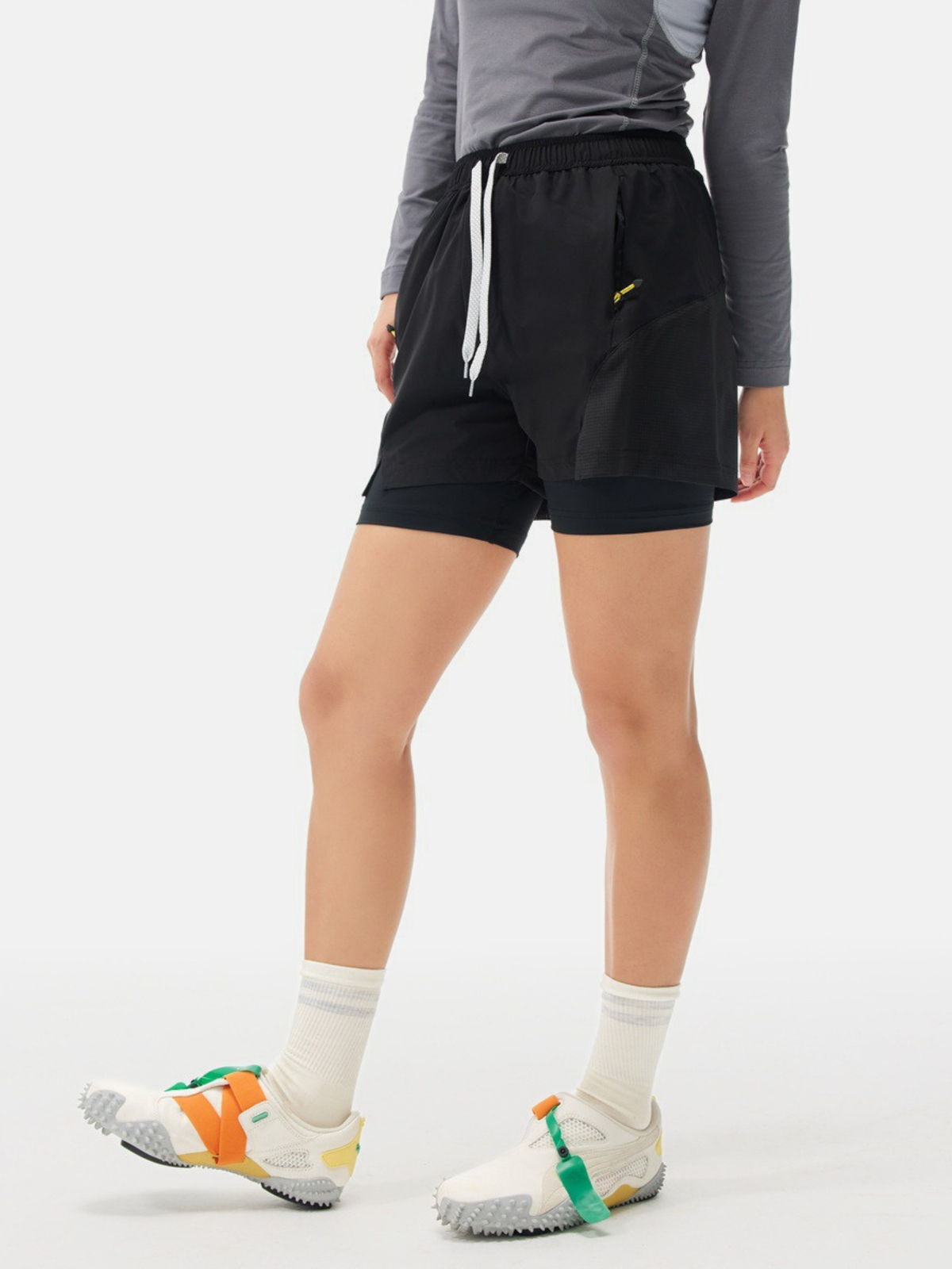 AlpGear – Schnelltrocknende 2-in-1-Athletikshorts mit Wetterschutz