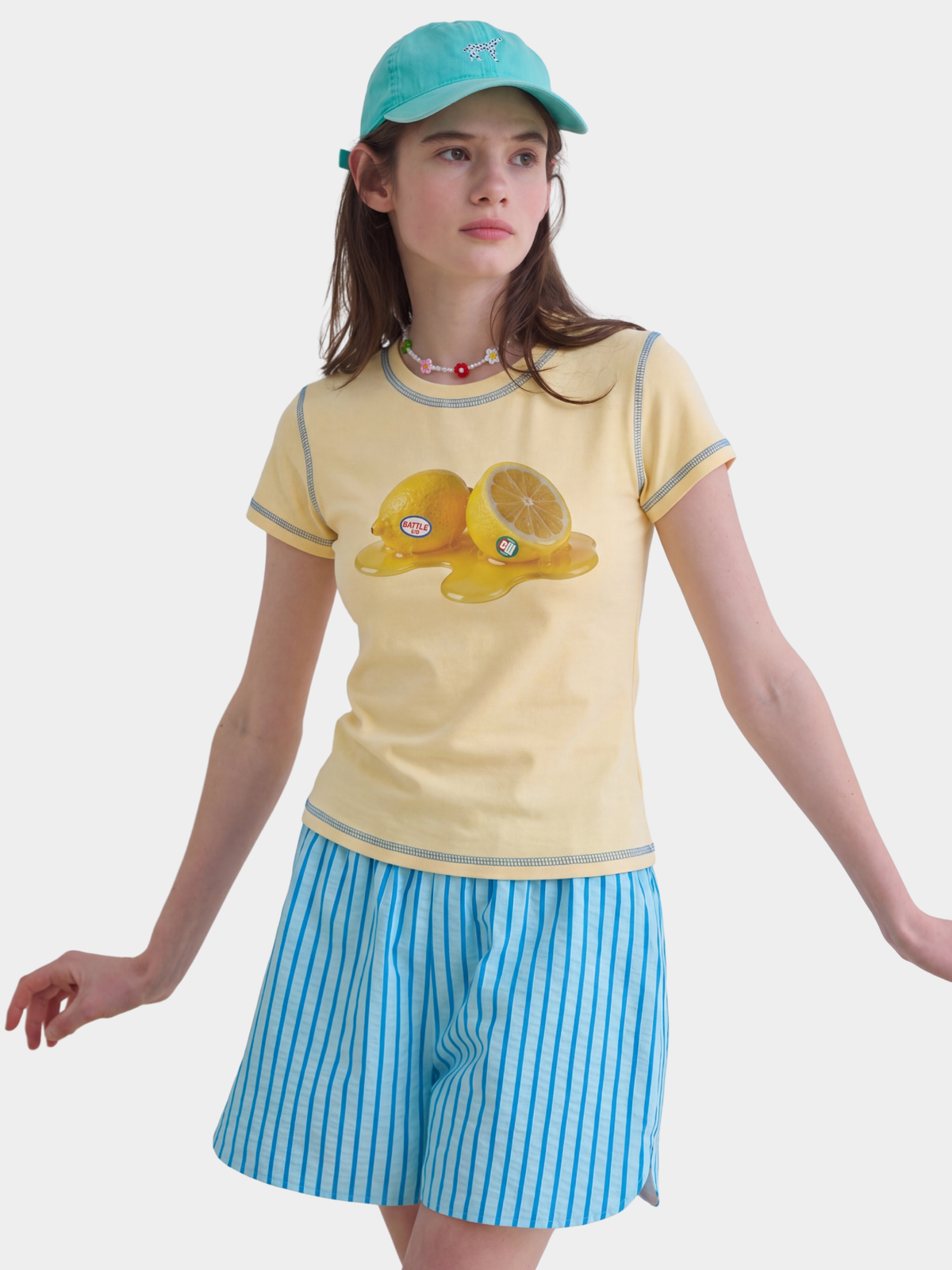 BerryPop – Kurzes T-Shirt für Damen mit Kontrastnähten und Dopamin-Print