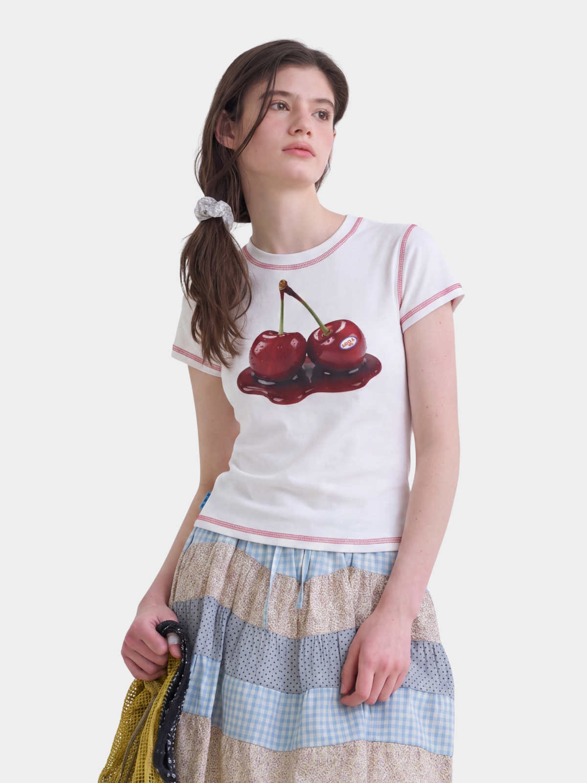 BerryPop – Kurzes T-Shirt für Damen mit Kontrastnähten und Dopamin-Print