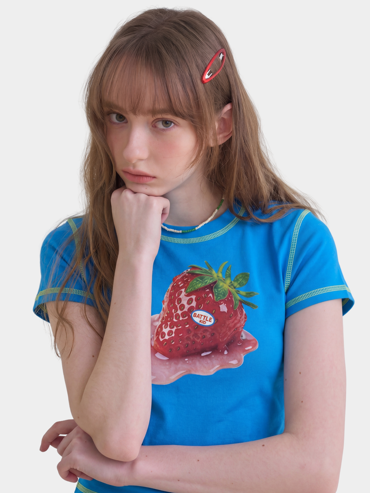 BerryPop – Kurzes T-Shirt für Damen mit Kontrastnähten und Dopamin-Print