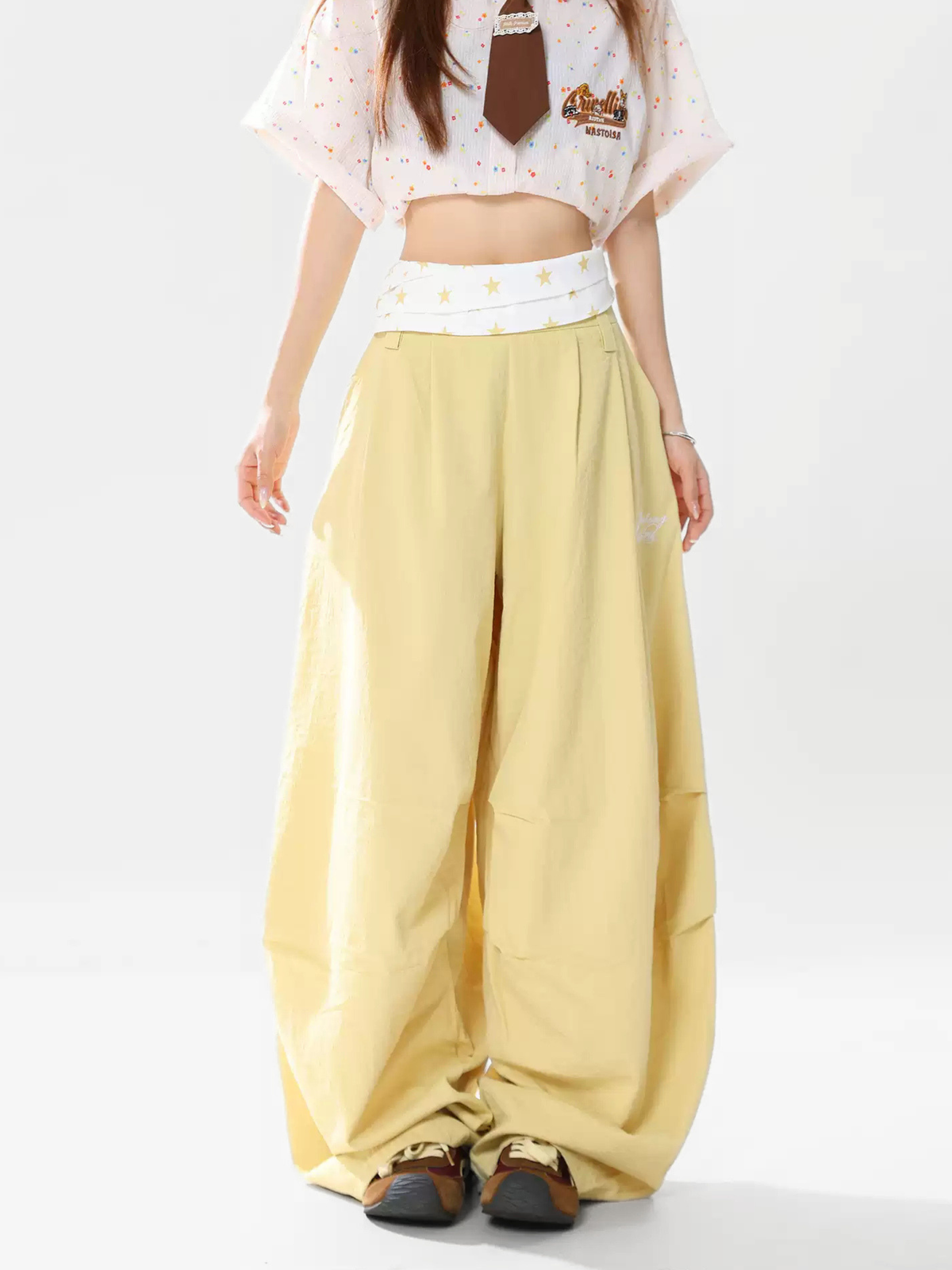 ChillShield – Leichte lässige Damenhose mit Umschlagbund und Sternenmuster