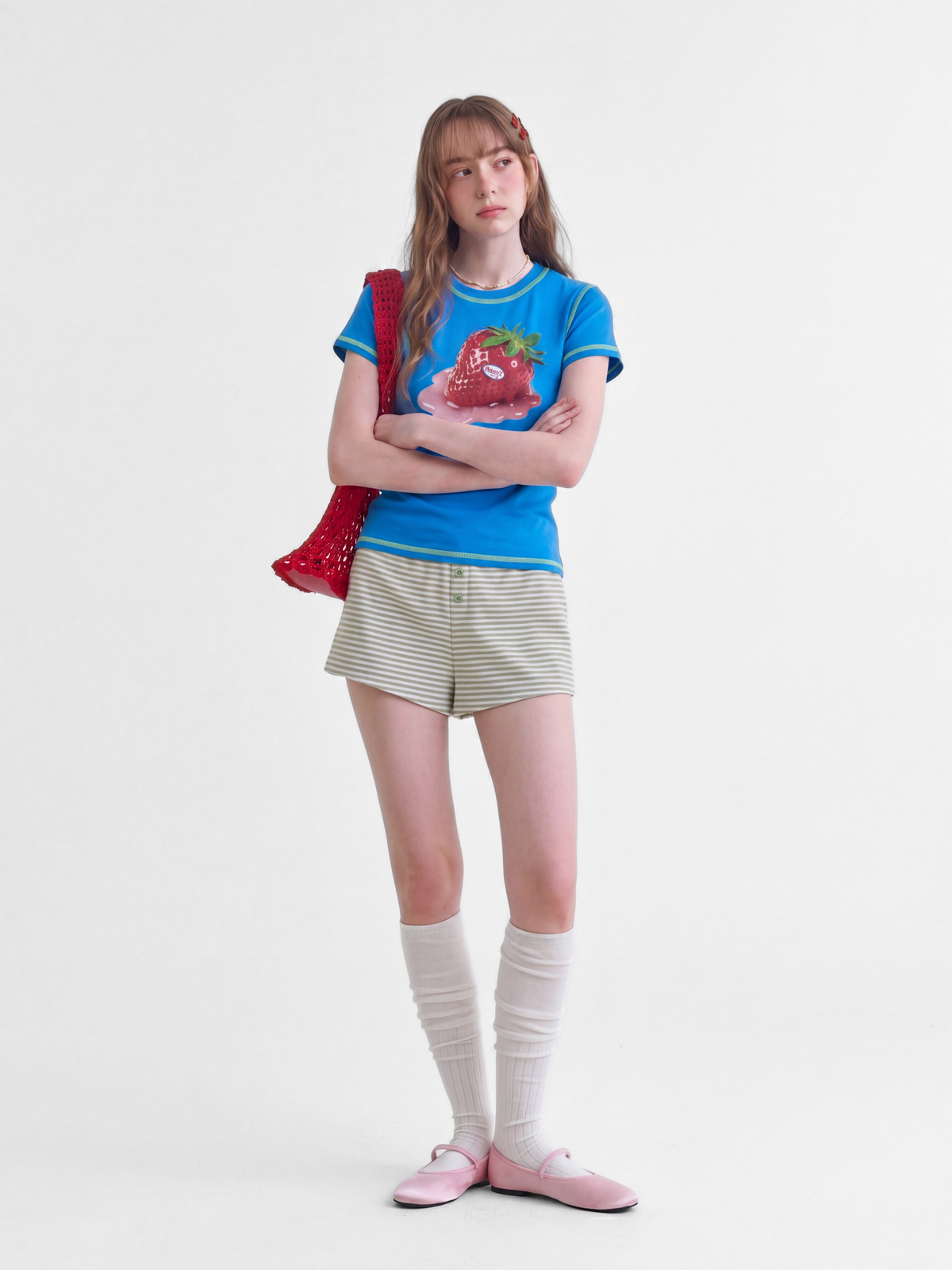 BerryPop – Kurzes T-Shirt für Damen mit Kontrastnähten und Dopamin-Print