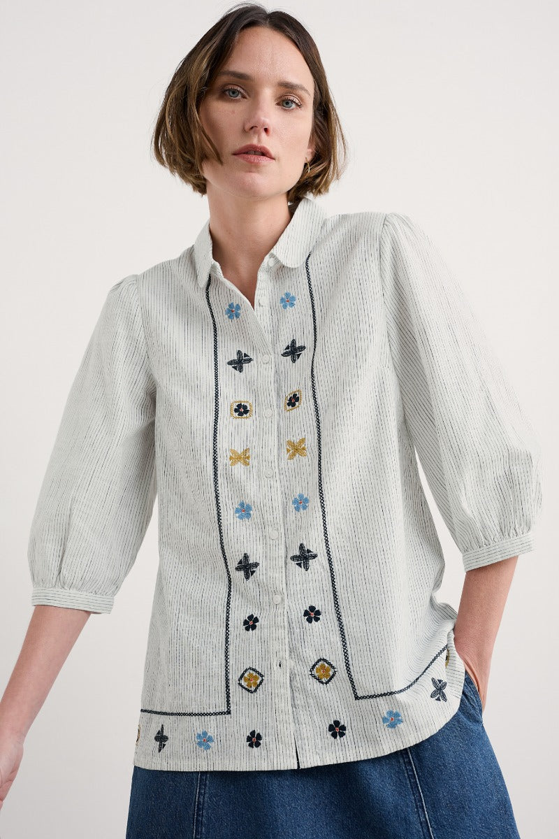 Hope Cottage bestickte Bluse
