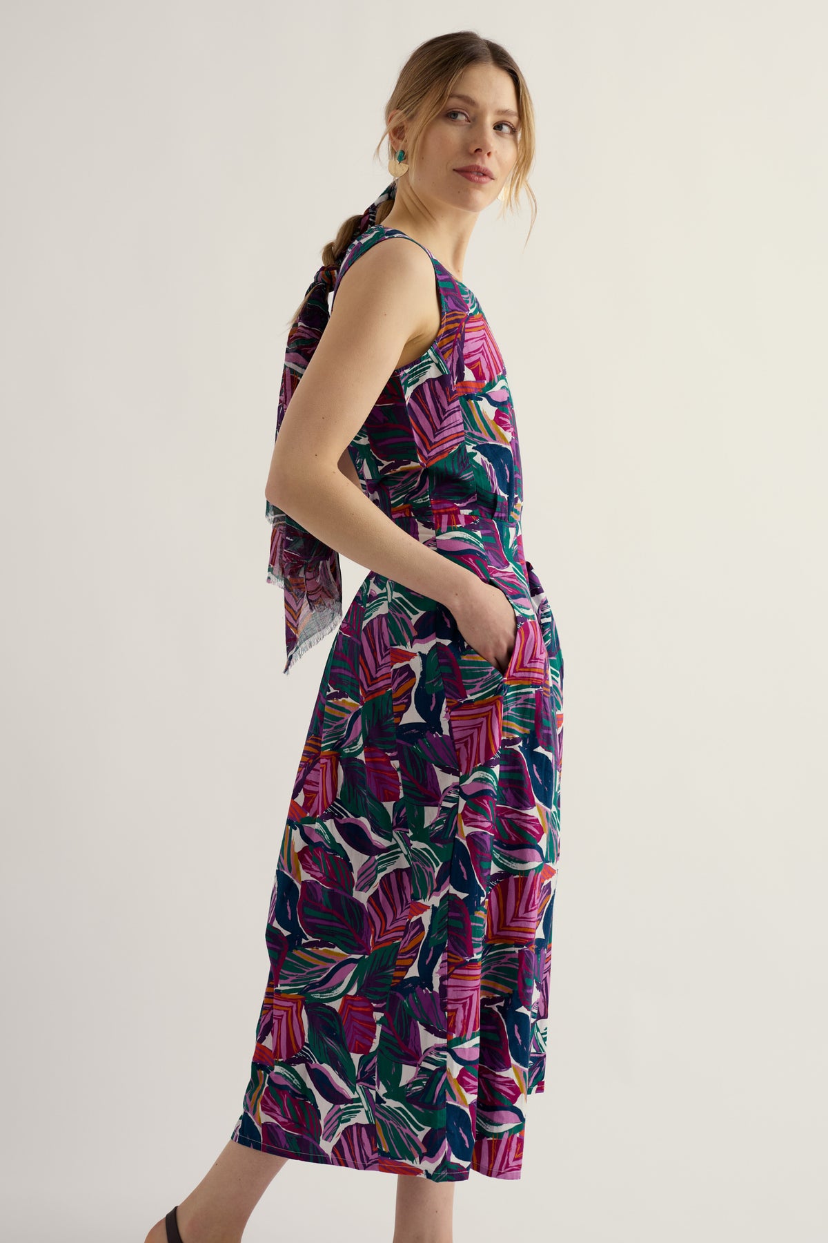Belle ausgestelltes Midi-Kleid