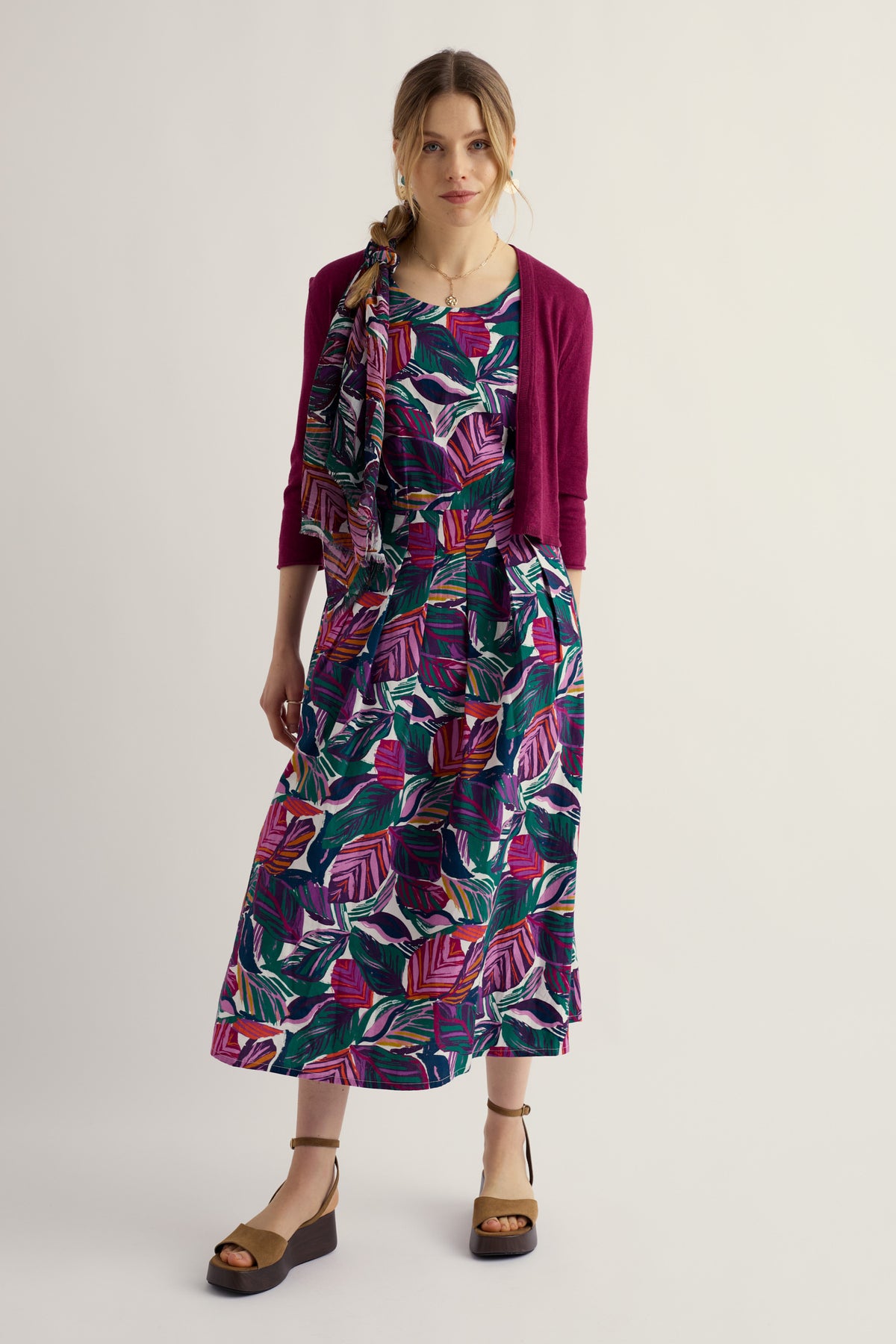 Belle ausgestelltes Midi-Kleid