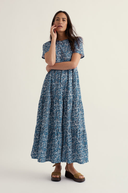 Kurzarmkleid mit Line-Strokes-Print aus GOTS-zertifiziertem Bio-Baumwolljersey