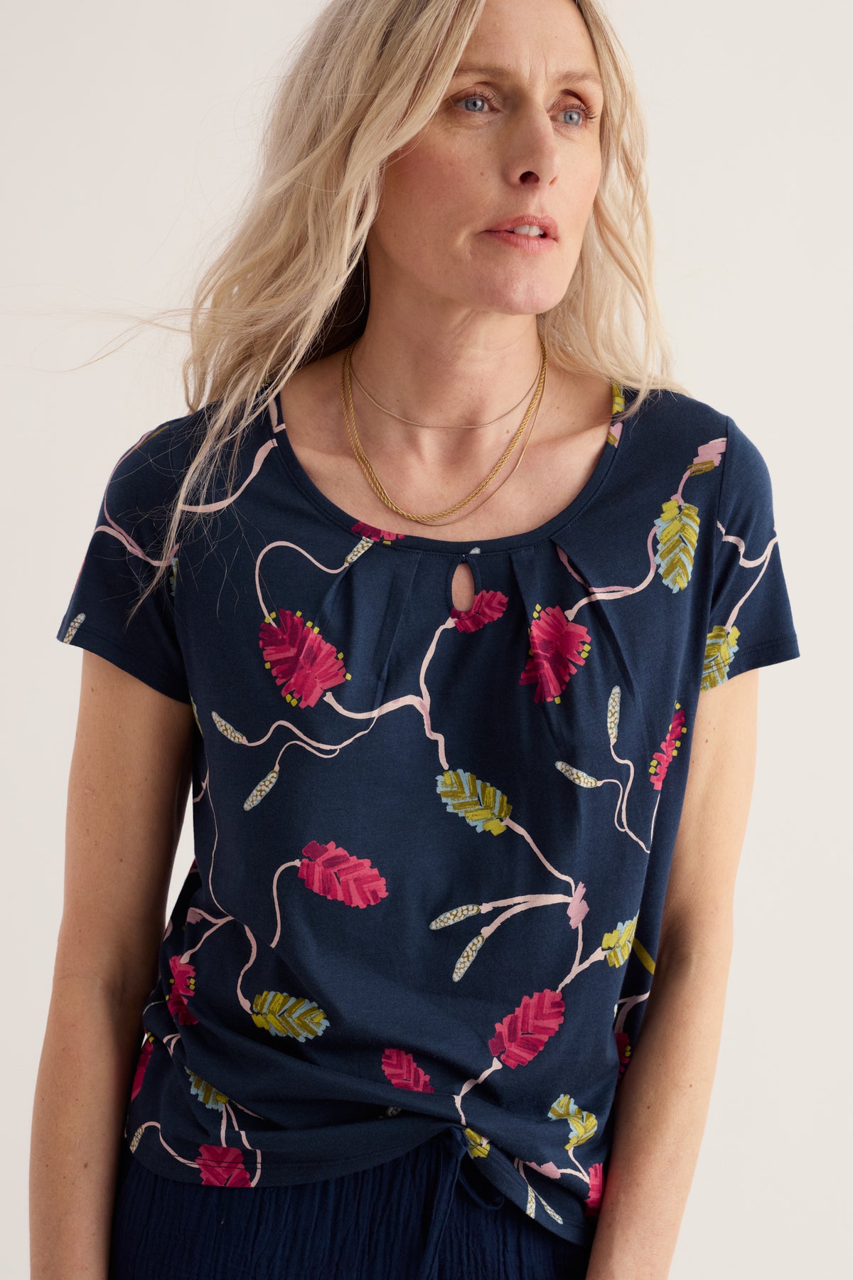 Appletree T-Shirt mit Schlüsselloch-Ausschnitt